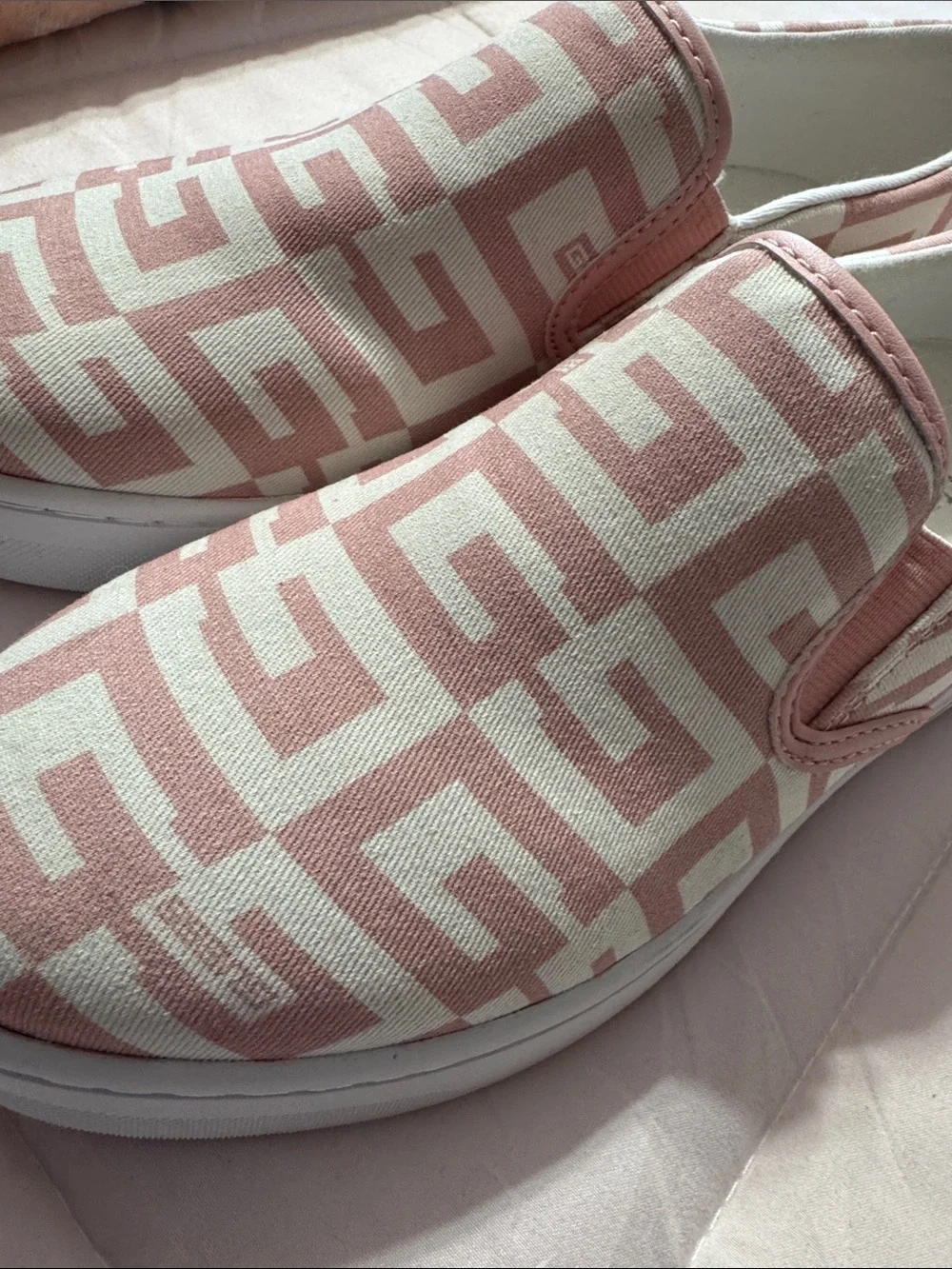 Guess Pink and White Slip-On Logo-Print Sneakers